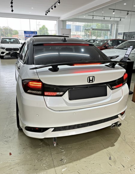 Universal Sedan Spoiler - Black