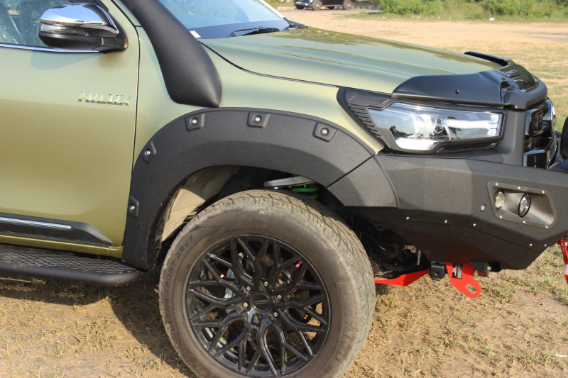 Toyota Hilux - Fender Flares Rivit - Image 2