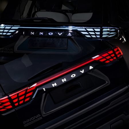 INNOVA HYCROSS & INVICTO ALPHARD STYLE TAIL lIGHTS