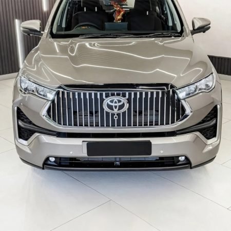 Toyota innova hycross maybach grill